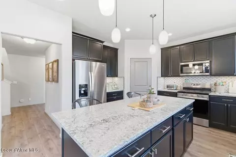 Kitchen - 880 E Allenby Ct, Post Falls, ID 83854 photo 2 of 3