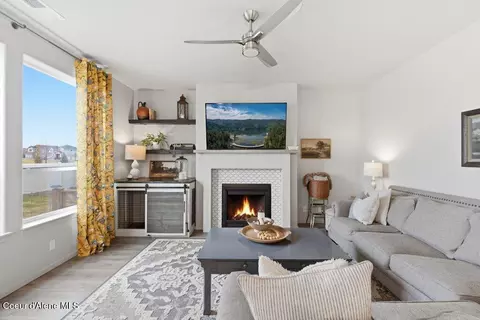 Living - 880 E Allenby Ct, Post Falls, ID 83854 photo 1 of 1