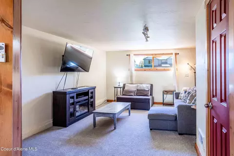 Living - 211 4th St, Dover, ID 83825 photo 5 of 5