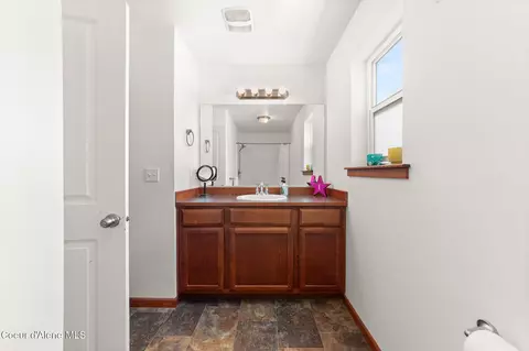 Bath - 8576 N Haddon St, Post Falls, ID 83854 photo 2 of 5