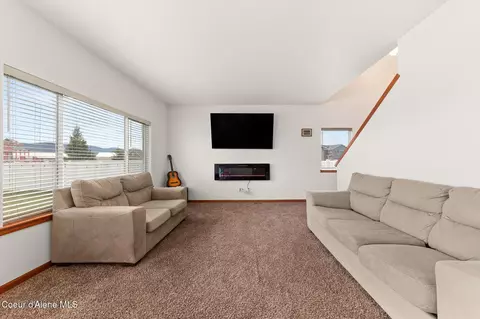 Living - 8576 N Haddon St, Post Falls, ID 83854 photo 2 of 4