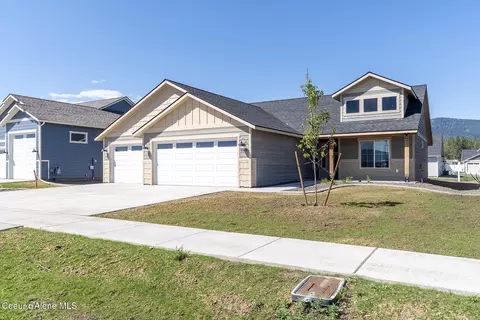8989 W Swather Ave, Rathdrum, ID 83858