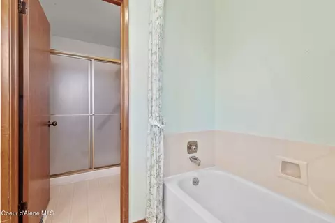 Bath - 204 E 1st Ave # 13, Post Falls, ID 83854 photo 2 of 3