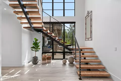 Entry Way - 2124 E Kettle Ridge Rd, Harrison, ID 83833 photo 5 of 5