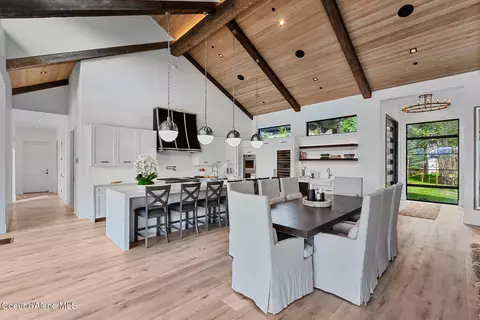 Dining - 2124 E Kettle Ridge Rd, Harrison, ID 83833 photo 1 of 1