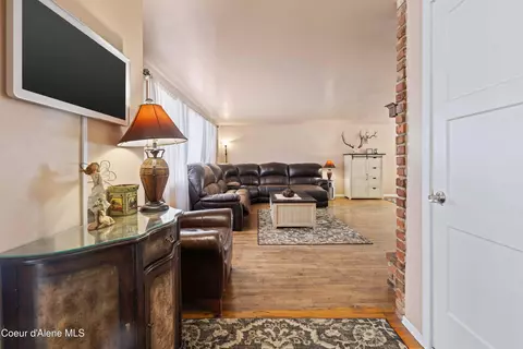 Entry Way - 305 S 1st St, Pinehurst, ID 83850 photo 2 of 5