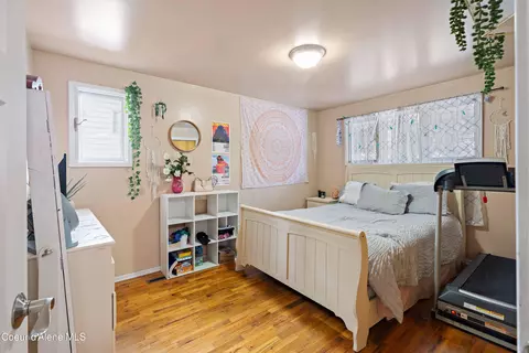 Bedroom - 305 S 1st St, Pinehurst, ID 83850 photo 4 of 6