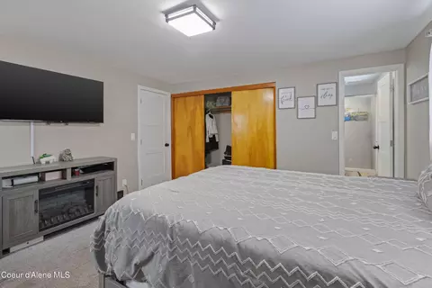 Bedroom - 305 S 1st St, Pinehurst, ID 83850 photo 3 of 6