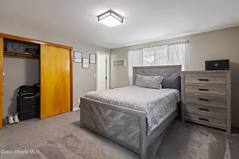 Bedroom - 305 S 1st St, Pinehurst, ID 83850 photo 1 of 6