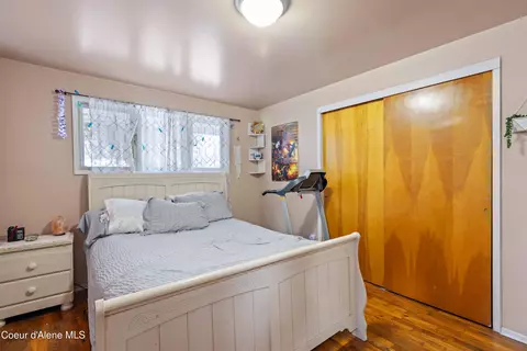 Bedroom - 305 S 1st St, Pinehurst, ID 83850 photo 5 of 6