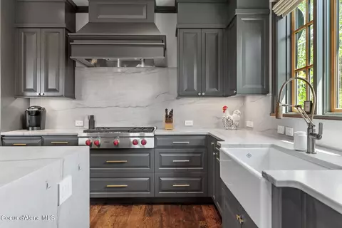 Kitchen - 7783 S Buckrail Rd, Harrison, ID 83833 photo 1 of 2