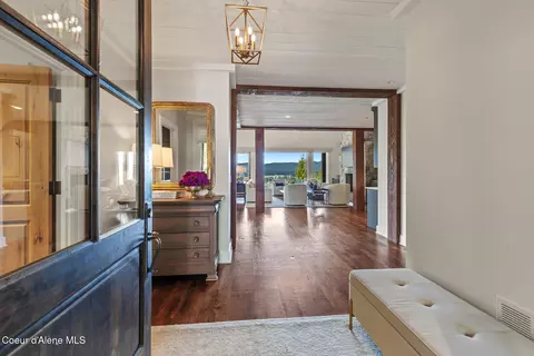 Entry Way - 7783 S Buckrail Rd, Harrison, ID 83833 photo 1 of 4