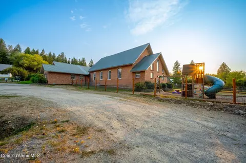 Exterior - 1024 Sagle Rd, Sagle, ID 83860 photo 1 of 4