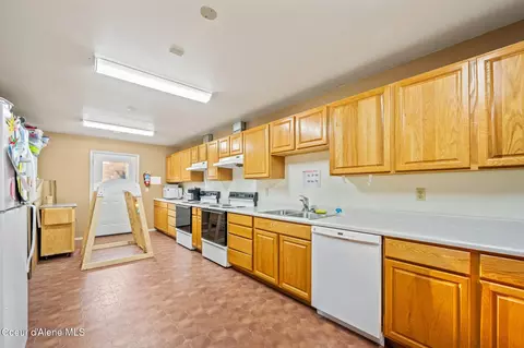 Kitchen - 1024 Sagle Rd, Sagle, ID 83860 photo 1 of 1