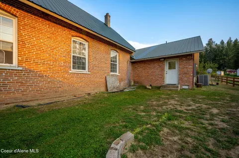 Exterior - 1024 Sagle Rd, Sagle, ID 83860 photo 4 of 4