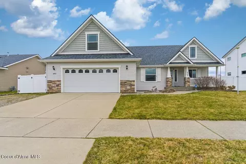 8703 N Courcelles Pkwy, Hayden, ID 83835