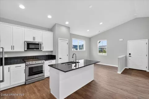 Kitchen - 1039 E Blair Ave, Post Falls, ID 83854 photo 2 of 2