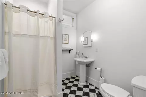 Bath - 303 Third St, Wallace, ID 83873 photo 1 of 4