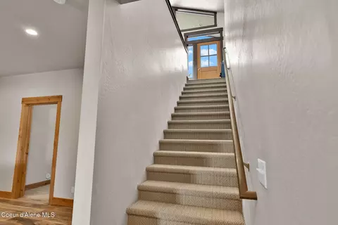 Entry Way - 5383 E Van Dusen Rd, Harrison, ID 83833 photo 1 of 3