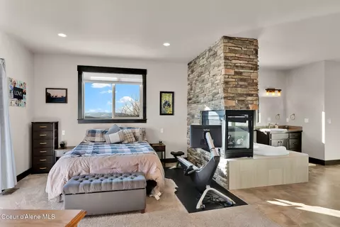 Bedroom - 5383 E Van Dusen Rd, Harrison, ID 83833 photo 1 of 6