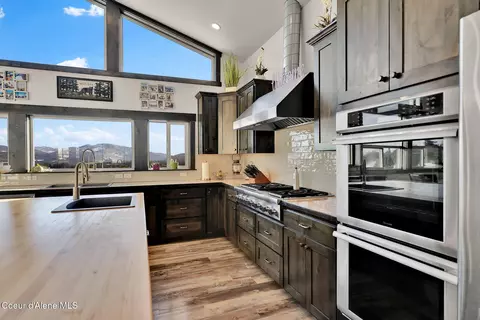 Kitchen - 5383 E Van Dusen Rd, Harrison, ID 83833 photo 4 of 5