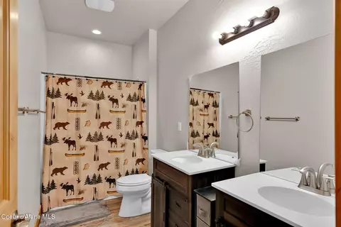 Bath - 5383 E Van Dusen Rd, Harrison, ID 83833 photo 6 of 6