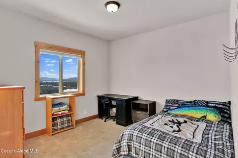 Bedroom - 5383 E Van Dusen Rd, Harrison, ID 83833 photo 4 of 6