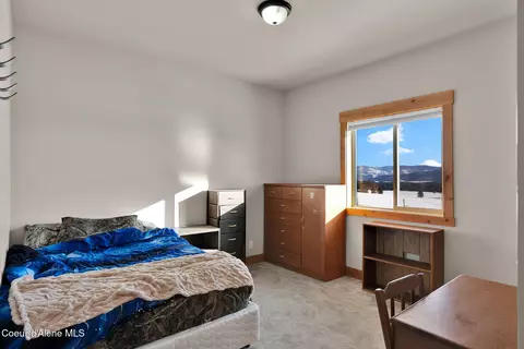 Bedroom - 5383 E Van Dusen Rd, Harrison, ID 83833 photo 6 of 6