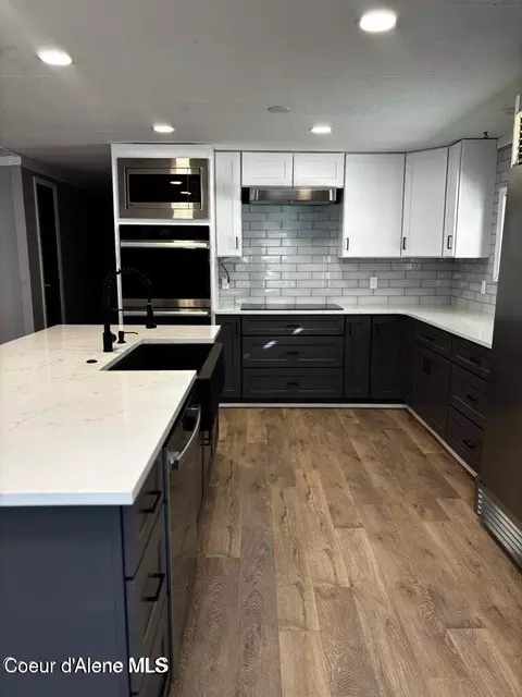 Kitchen - 1903 E Strand Ave, Post Falls, ID 83854 photo 3 of 4
