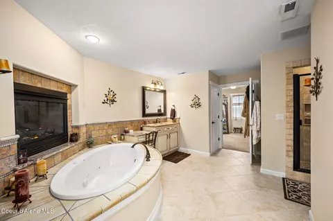Bath - 2019 E Brunner Rd, Athol, ID 83801 photo 5 of 8