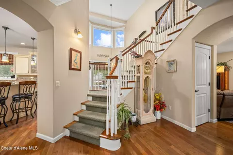 Entry Way - 2019 E Brunner Rd, Athol, ID 83801 photo 3 of 4