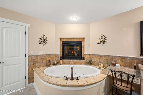 Bath - 2019 E Brunner Rd, Athol, ID 83801 photo 6 of 8