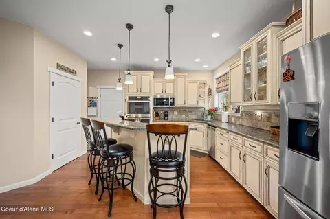 Kitchen - 2019 E Brunner Rd, Athol, ID 83801 photo 2 of 4