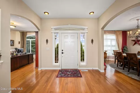 Entry Way - 2019 E Brunner Rd, Athol, ID 83801 photo 1 of 4