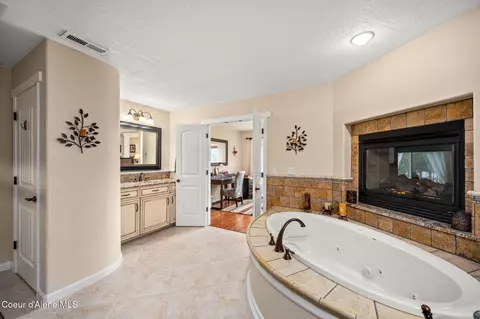 Bath - 2019 E Brunner Rd, Athol, ID 83801 photo 7 of 8