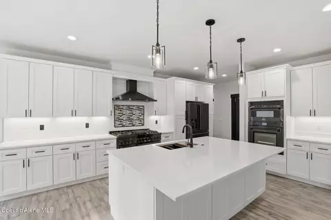 Kitchen - 10245 E Bunco Rd, Athol, ID 83801 photo 3 of 6