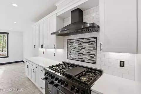 Kitchen - 10245 E Bunco Rd, Athol, ID 83801 photo 4 of 6