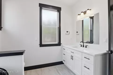 Bath - 10245 E Bunco Rd, Athol, ID 83801 photo 3 of 9