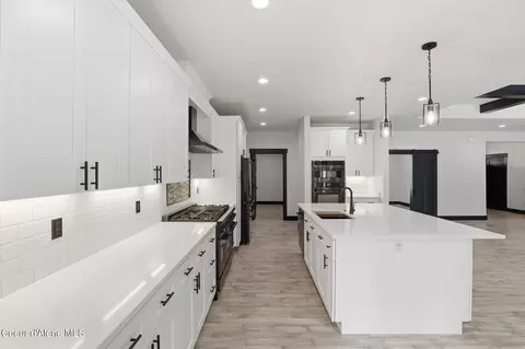 Kitchen - 10245 E Bunco Rd, Athol, ID 83801 photo 5 of 6