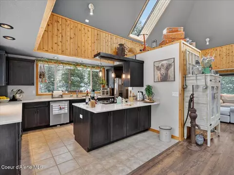 Kitchen - 483 Paradise Ln, Pinehurst, ID 83850 photo 7 of 7