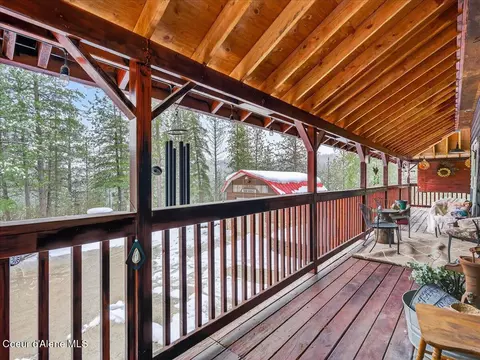 Exterior - 483 Paradise Ln, Pinehurst, ID 83850 photo 9 of 17