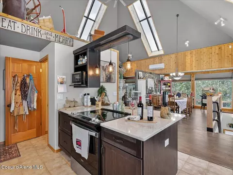 Kitchen - 483 Paradise Ln, Pinehurst, ID 83850 photo 6 of 7