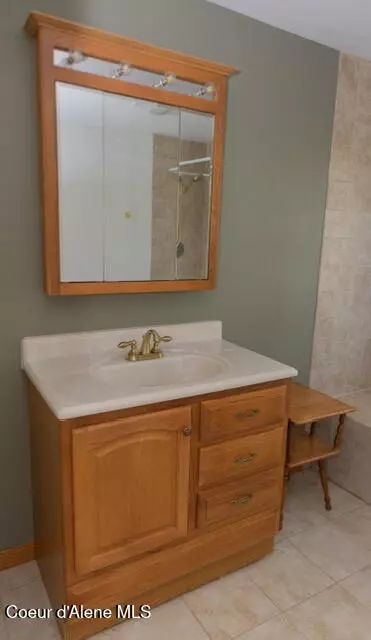 Bath - 483 Paradise Ln, Pinehurst, ID 83850 photo 6 of 6