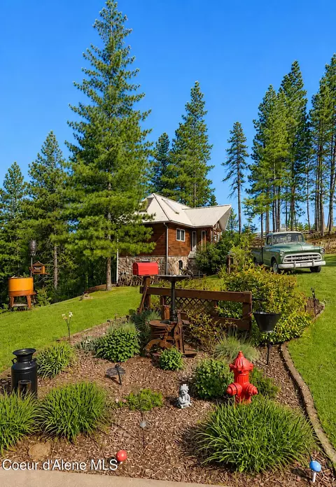 Exterior - 483 Paradise Ln, Pinehurst, ID 83850 photo 11 of 17