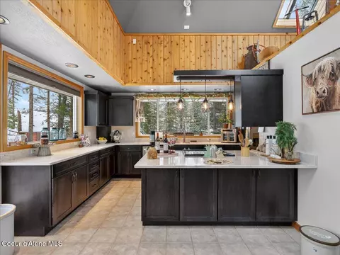 Kitchen - 483 Paradise Ln, Pinehurst, ID 83850 photo 1 of 7
