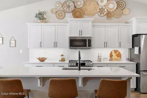 Kitchen - 4026 N May Ella Loop, Post Falls, ID 83854 photo 4 of 5