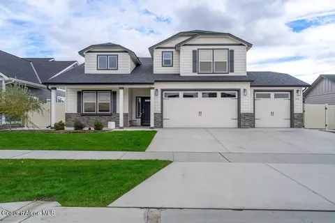 Exterior - 4026 N May Ella Loop, Post Falls, ID 83854 photo 6 of 14