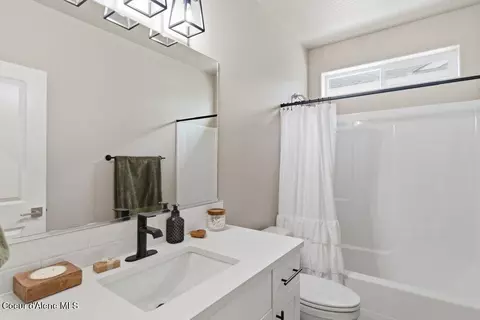 Bath - 4026 N May Ella Loop, Post Falls, ID 83854 photo 1 of 3