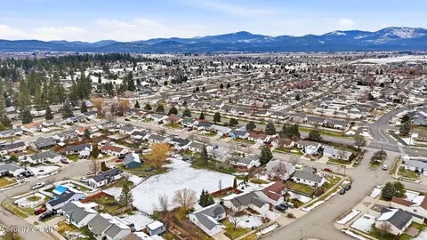 View/Area - 2103 N Mackenzie Dr, Post Falls, ID 83854 photo 2 of 8