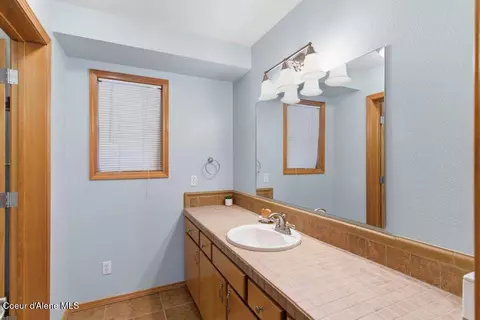 Bath - 4263 E Burchell Dr, Hayden, ID 83835 photo 5 of 6